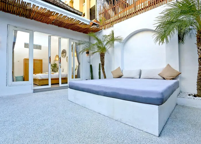 Villa Elijah